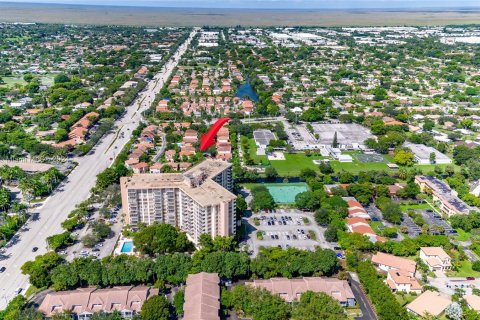 Condo in Coral Springs, Florida, 2 bedrooms  № 1396230 - photo 19