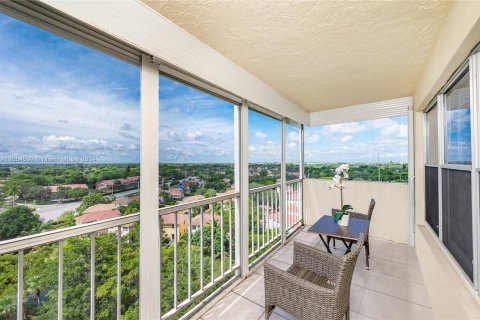 Condo in Coral Springs, Florida, 2 bedrooms  № 1396230 - photo 12