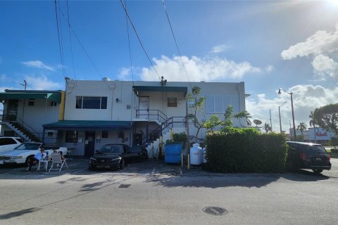 Commercial property in Pompano Beach, Florida № 1072549 - photo 1