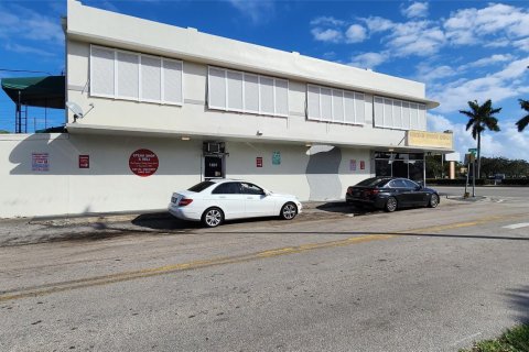 Propiedad comercial en venta en Pompano Beach, Florida № 1072549 - foto 8