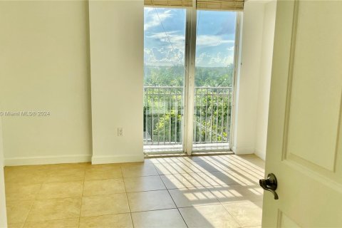 Condo in Miami, Florida, 2 bedrooms  № 1390004 - photo 14