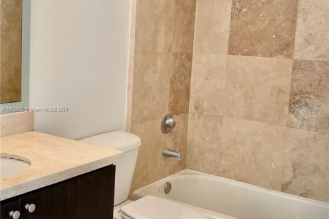 Condo in Miami, Florida, 2 bedrooms  № 1390004 - photo 15