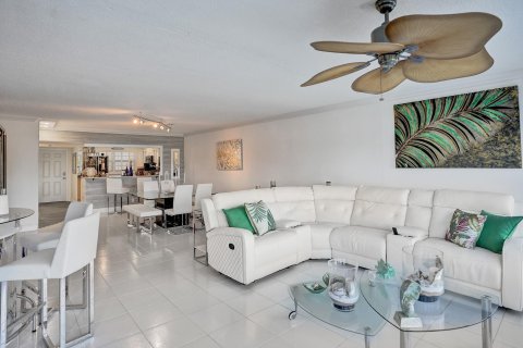 Condo in Fort Lauderdale, Florida, 2 bedrooms  № 1035976 - photo 18