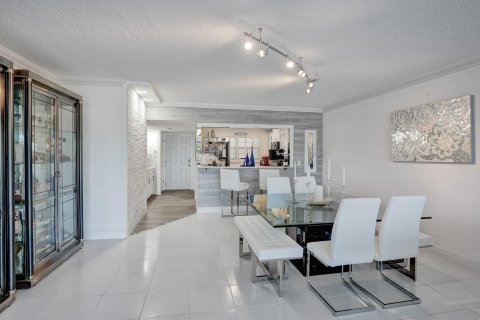 Condo in Fort Lauderdale, Florida, 2 bedrooms  № 1035976 - photo 24