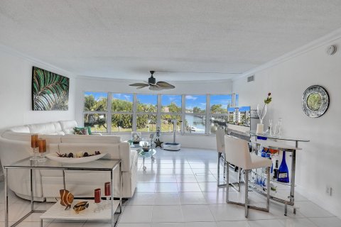 Condo in Fort Lauderdale, Florida, 2 bedrooms  № 1035976 - photo 22