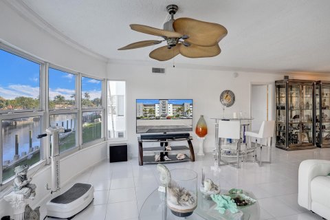 Condo in Fort Lauderdale, Florida, 2 bedrooms  № 1035976 - photo 16