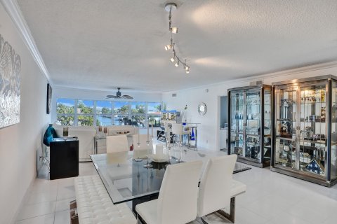 Condo in Fort Lauderdale, Florida, 2 bedrooms  № 1035976 - photo 26