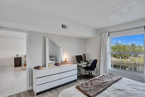 Condo in Fort Lauderdale, Florida, 2 bedrooms  № 1035976 - photo 12