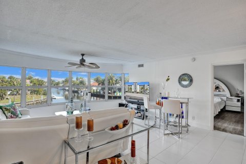 Condo in Fort Lauderdale, Florida, 2 bedrooms  № 1035976 - photo 21