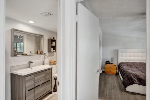 Condo in Fort Lauderdale, Florida, 2 bedrooms  № 1035976 - photo 6