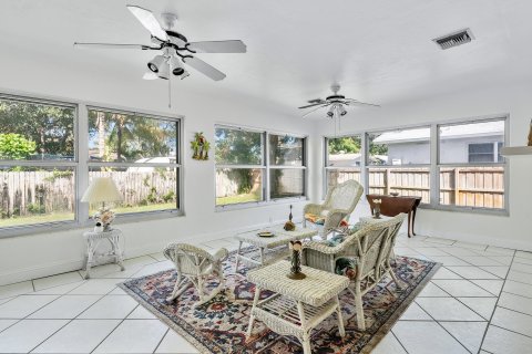 Villa ou maison à vendre à West Palm Beach, Floride: 4 chambres, 164.81 m2 № 1036100 - photo 4