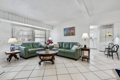 Villa ou maison à vendre à West Palm Beach, Floride: 4 chambres, 164.81 m2 № 1036100 - photo 17