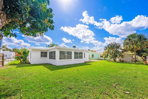 Villa ou maison à vendre à West Palm Beach, Floride: 4 chambres, 164.81 m2 № 1036100 - photo 18