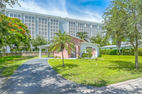 Villa ou maison à vendre à Coral Gables, Floride: 3 chambres, 133.04 m2 № 1377534 - photo 1