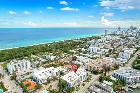 Copropriété à vendre à Miami Beach, Floride: 2 chambres, 105.63 m2 № 1377537 - photo 6