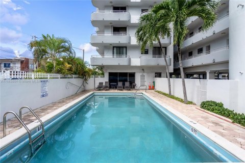 Copropriété à vendre à Miami Beach, Floride: 2 chambres, 105.63 m2 № 1377537 - photo 30