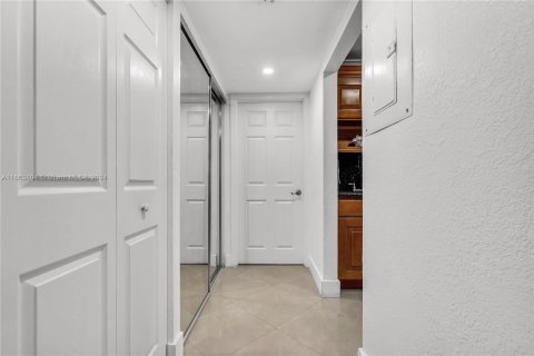 Copropriété à vendre à Miami Beach, Floride: 2 chambres, 105.63 m2 № 1377537 - photo 21