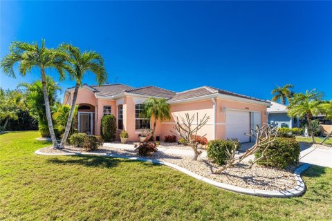 Villa ou maison à vendre à Punta Gorda, Floride: 3 chambres, 154.22 m2 № 1025705 - photo 1