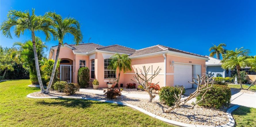 Casa en Punta Gorda, Florida 3 dormitorios, 154.22 m2 № 1025705