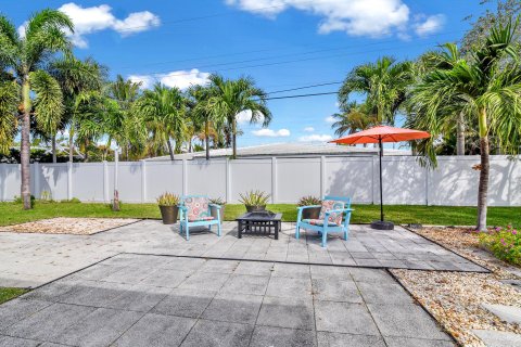 Casa en venta en Deerfield Beach, Florida, 3 dormitorios, 158.49 m2 № 1047943 - foto 13