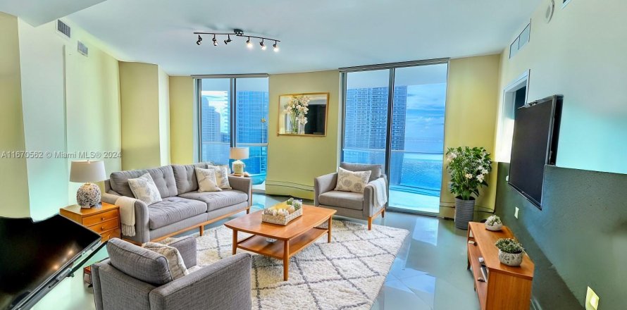 Condominio en Miami, Florida, 2 dormitorios  № 1389796