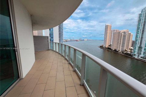 Condo in Miami, Florida, 2 bedrooms  № 1389796 - photo 13