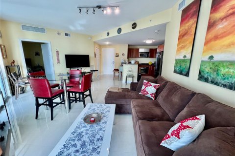 Condo in Miami, Florida, 2 bedrooms  № 1389796 - photo 6