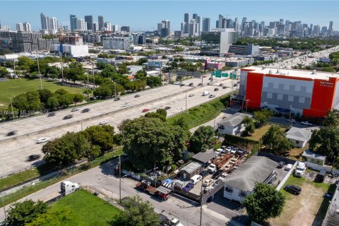 Immobilier commercial à vendre à Miami, Floride: 112.78 m2 № 1389795 - photo 5