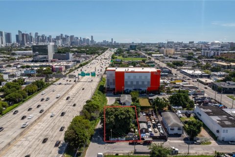 Immobilier commercial à vendre à Miami, Floride: 112.78 m2 № 1389795 - photo 3