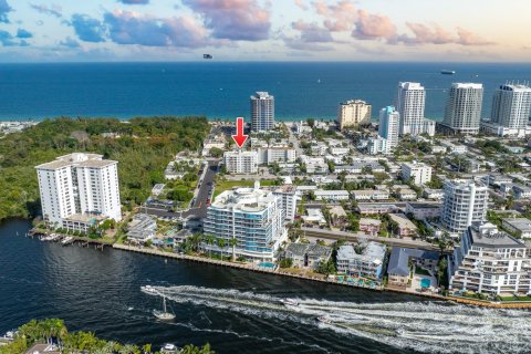 Condo in Fort Lauderdale, Florida, 1 bedroom  № 1022136 - photo 3