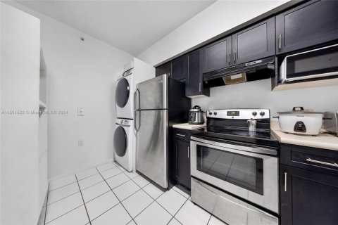 Condo in Miami, Florida, 2 bedrooms  № 1345301 - photo 5