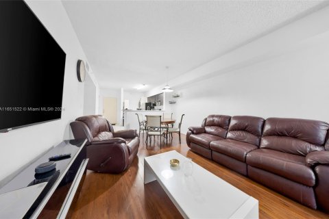 Copropriété à vendre à Miami, Floride: 2 chambres, 79.9 m2 № 1345301 - photo 3