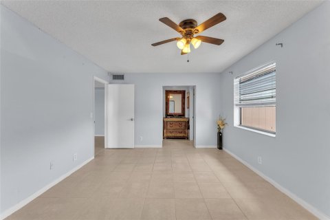 Condo in Delray Beach, Florida, 1 bedroom  № 1070462 - photo 11