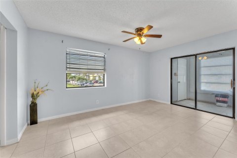 Condominio en venta en Delray Beach, Florida, 1 dormitorio, 73.86 m2 № 1070462 - foto 12