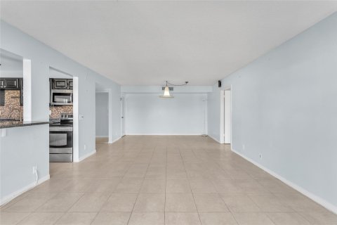 Condo in Delray Beach, Florida, 1 bedroom  № 1070462 - photo 6