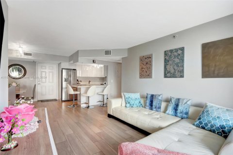 Condo in Miami Beach, Florida, 2 bedrooms  № 1161209 - photo 6