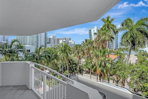 Copropriété à vendre à Miami Beach, Floride: 2 chambres, 80.82 m2 № 1161209 - photo 1