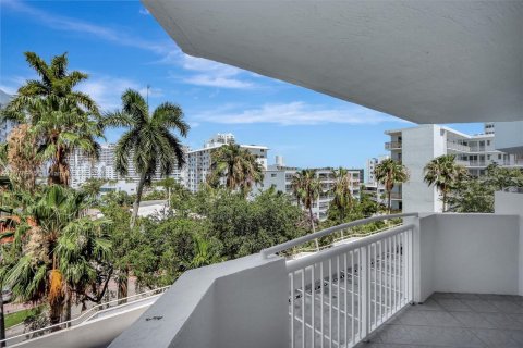 Copropriété à vendre à Miami Beach, Floride: 2 chambres, 80.82 m2 № 1161209 - photo 3