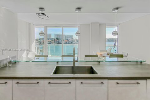 Condo in Sunny Isles Beach, Florida, 3 bedrooms  № 1269251 - photo 9