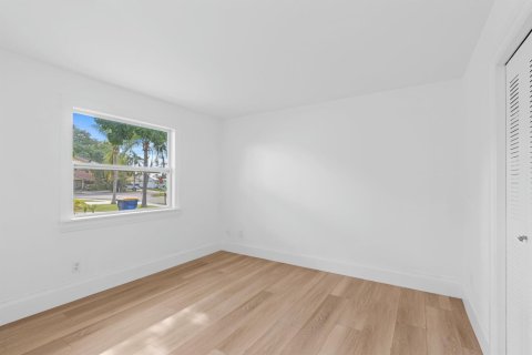 Villa ou maison à vendre à Stuart, Floride: 2 chambres, 96.99 m2 № 1096503 - photo 5