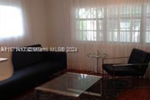 Condominio en venta en Miami Beach, Florida, 1 dormitorio, 60.67 m2 № 1402684 - foto 3