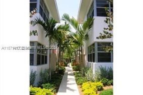 Copropriété à vendre à Miami Beach, Floride: 1 chambre, 60.67 m2 № 1402684 - photo 2