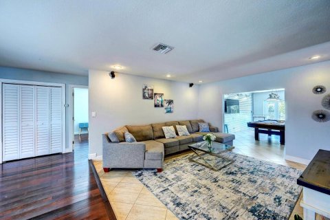 Casa en venta en Wilton Manors, Florida, 4 dormitorios, 187.57 m2 № 1072714 - foto 25