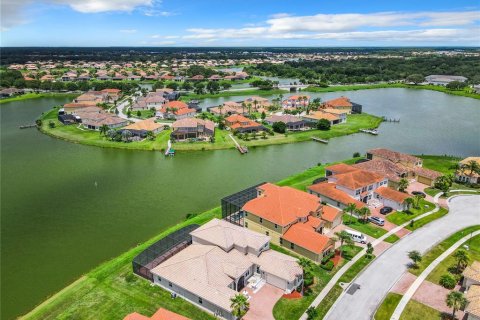 Villa ou maison à vendre à Kissimmee, Floride: 5 chambres, 424.19 m2 № 1248708 - photo 2