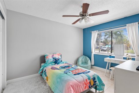 Купить виллу или дом в Маргит, Флорида 5 спален, 158.58м2, № 1047991 - фото 10