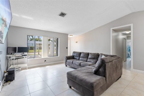 Villa ou maison à vendre à Margate, Floride: 5 chambres, 158.58 m2 № 1047991 - photo 22