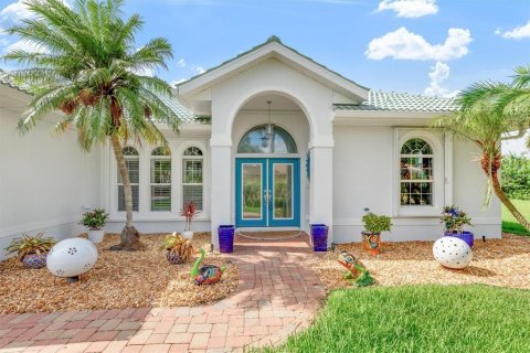 Villa ou maison à vendre à Punta Gorda, Floride: 3 chambres, 192.21 m2 № 1253549 - photo 2