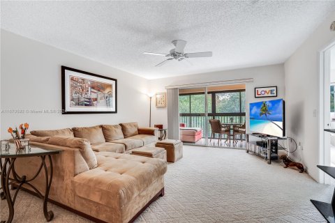 Condo in Pembroke Pines, Florida, 1 bedroom  № 1394297 - photo 7