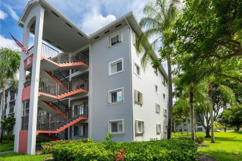 Condo in Pembroke Pines, Florida, 1 bedroom  № 1394297 - photo 3