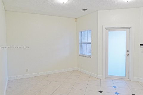 Townhouse in Pembroke Pines, Florida 3 bedrooms, 142.05 sq.m. № 1394296 - photo 11